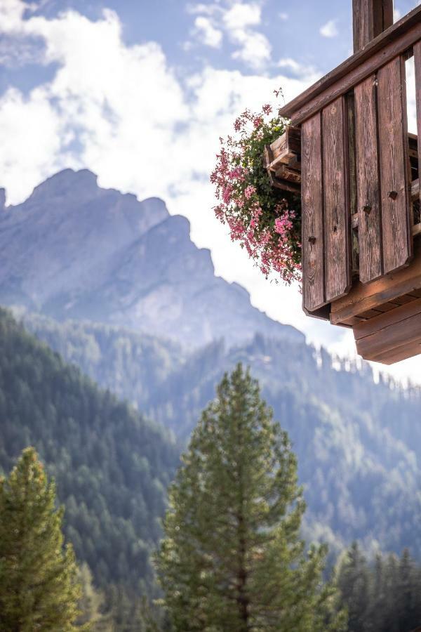 Waidacherhof Apartments Braies  Ngoại thất bức ảnh