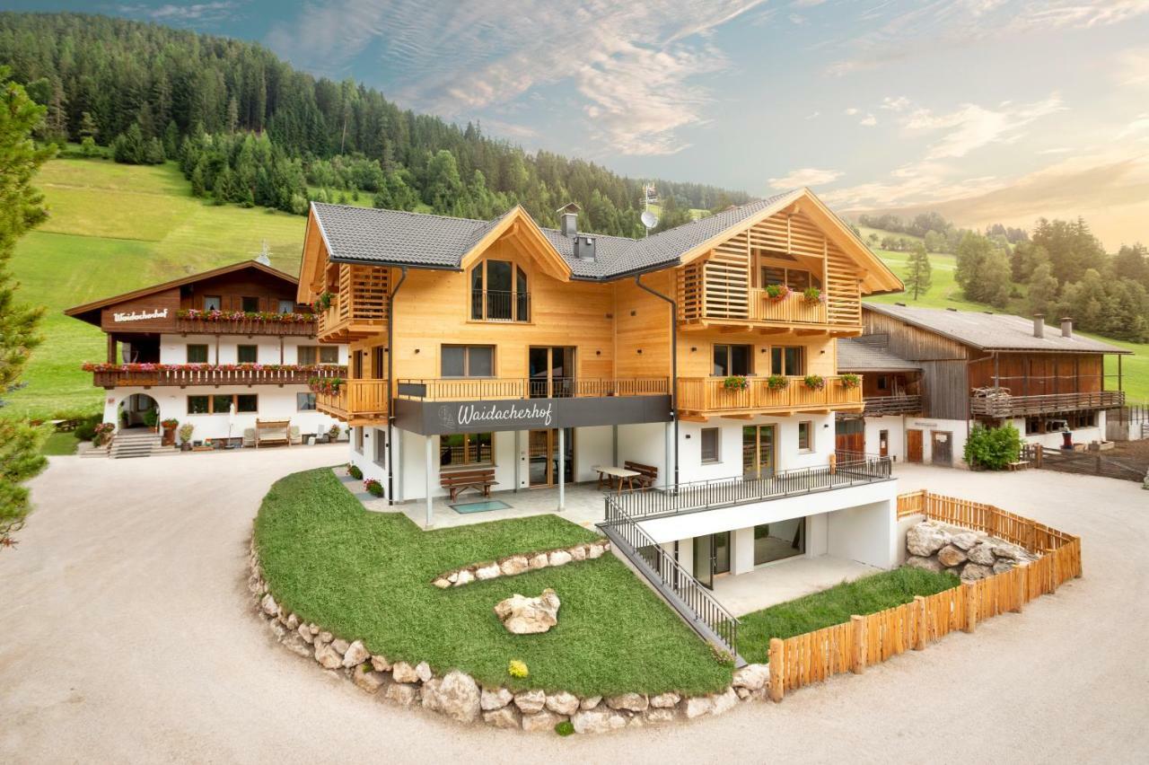 Waidacherhof Apartments Braies  Ngoại thất bức ảnh
