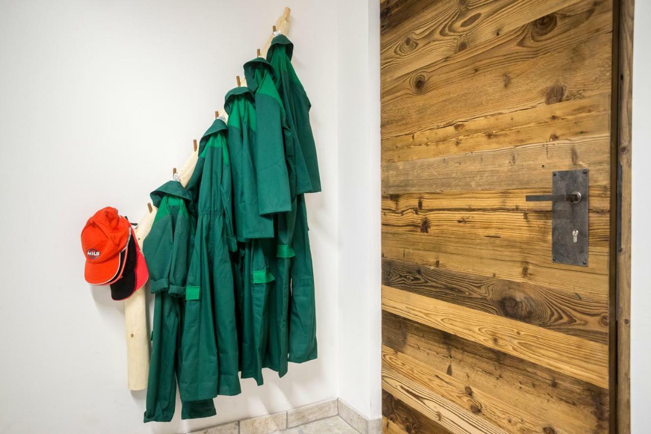 Waidacherhof Apartments Braies  Ngoại thất bức ảnh