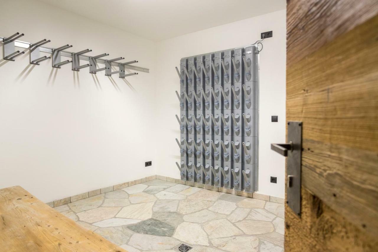 Waidacherhof Apartments Braies  Ngoại thất bức ảnh